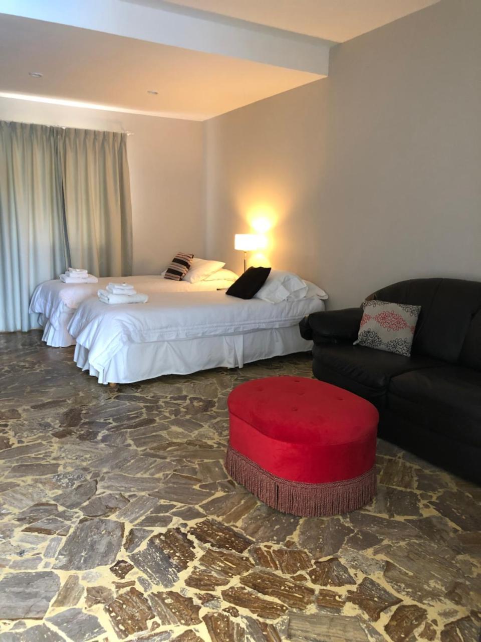 Hotel Chaglasian Wine & *
